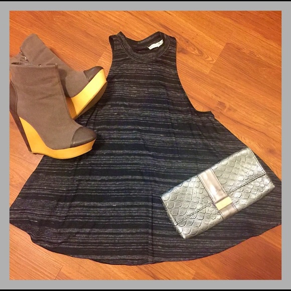 EXPRESS Sleeveless Flowy Tank - Picture 5 of 6